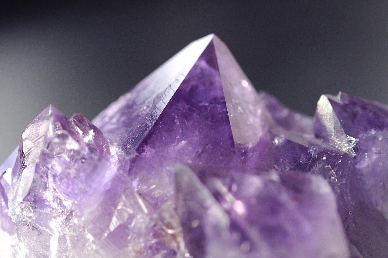 how-to-manifest-with-crystals-unlocking-your-hidden-potential-soul